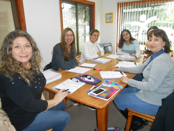 Students of spanish group course in pause
